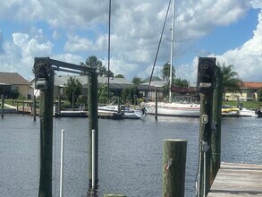 6416 Lake Sunrise Dr in Apollo Beach, FL - Building Photo - Building Photo