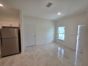 2507 34th St SW in Lehigh Acres, FL - Building Photo - Building Photo
