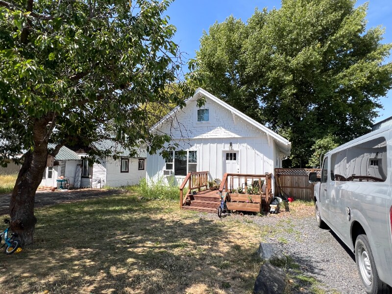 2221 Nursery St in Moscow, ID - Building Photo