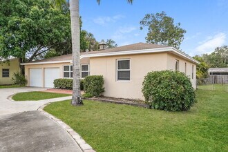 1887 Sunset Pl in Ft. Myers, FL - Building Photo - Building Photo