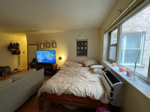 535 W Briar Pl in Chicago, IL - Foto de edificio - Building Photo