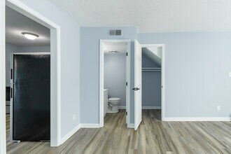 The 28 at Mount Holly in Mount Holly, NC - Foto de edificio - Interior Photo