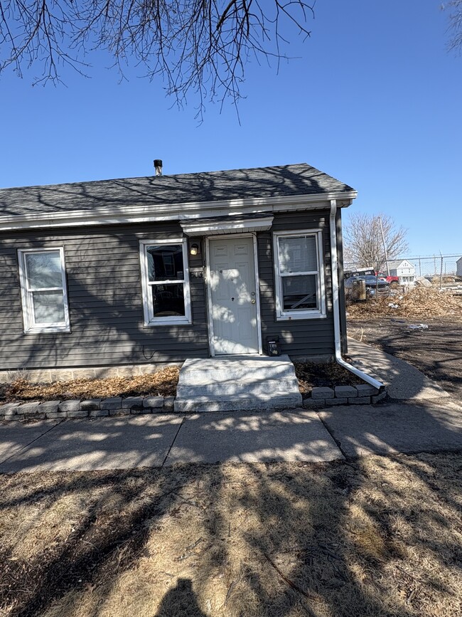 803 5th Ave in Rock Island, IL - Foto de edificio - Building Photo