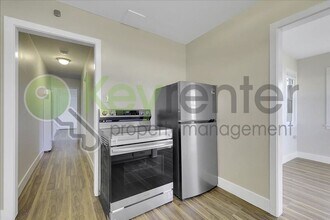 1119 Lochbrae Rd in Sacramento, CA - Foto de edificio - Building Photo