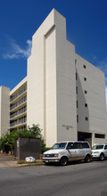 Hale Hoaloha in Honolulu, HI - Foto de edificio - Building Photo