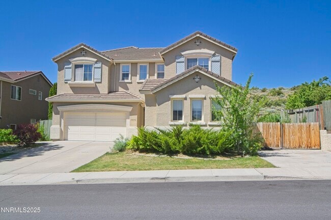 property at 3075 Roxbury Dr
