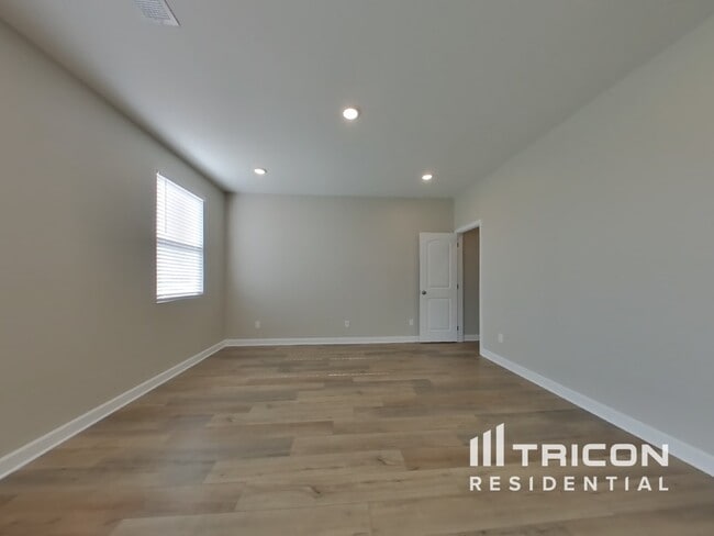 5046 Lawler Ln in Old Hickory, TN - Building Photo - Building Photo