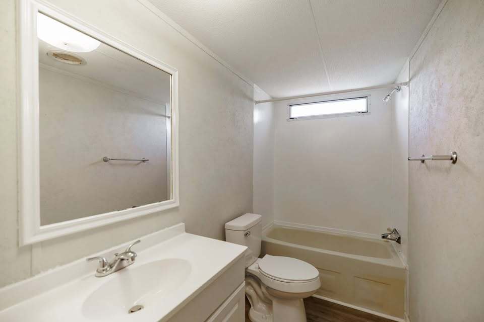 1211 Old Bishop Rd in Bishop, GA - Building Photo