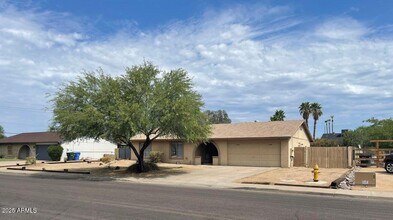 4012 E Nisbet Rd in Phoenix, AZ - Building Photo - Building Photo