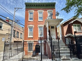 1546 W Walton St, Unit 1 in Chicago, IL - Building Photo