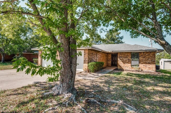 748 Prairie Creek Dr in Princeton, TX - Building Photo - Building Photo