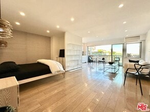 999 N Doheny Dr in West Hollywood, CA - Building Photo - Building Photo