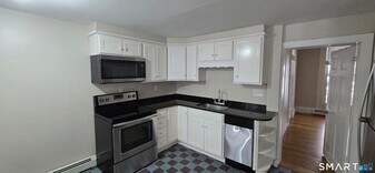 263 Broadway in Norwich, CT - Building Photo