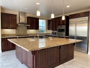 6321 Sagebrush Bend Way in San Diego, CA - Building Photo - Building Photo