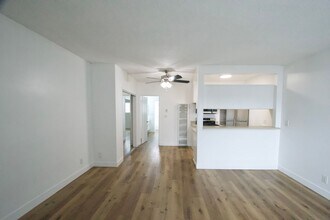 10847 Kling St, Unit 03 in Los Angeles, CA - Building Photo - Building Photo