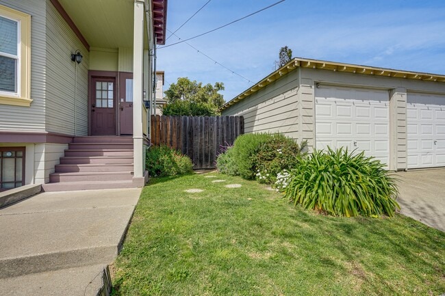 2629 Eagle Ave in Alameda, CA - Building Photo - Building Photo