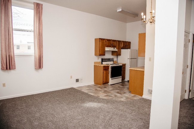 33 E Park St-Unit -102 in Elizabethtown, PA - Building Photo - Building Photo