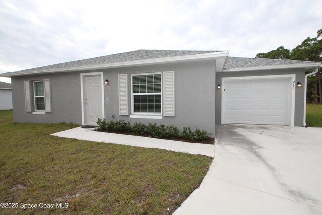 213 Saybrook Rd SW in Palm Bay, FL - Building Photo - Building Photo