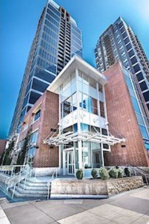 211-213 13 Ave SE in Calgary, AB - Building Photo
