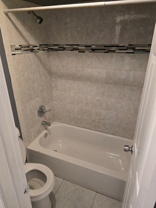 5925 NW 23rd St in Lauderhill, FL - Foto de edificio - Building Photo