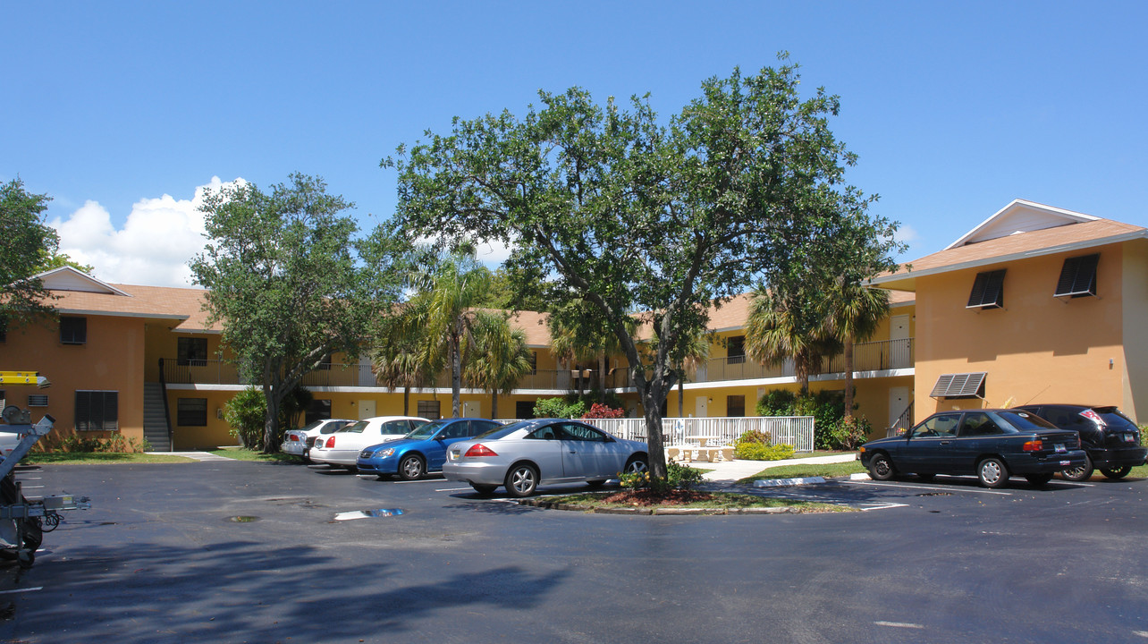 Harbor Cove in Fort Lauderdale, FL - Foto de edificio