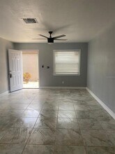 6212 S MacDill Ave-Unit -B in Tampa, FL - Building Photo - Building Photo