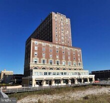 2721 Boardwalk in Atlantic City, NJ - Building Photo