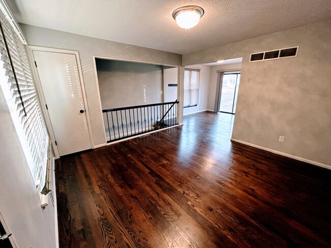 3909 S Marshall Dr in Independence, MO - Building Photo - Building Photo