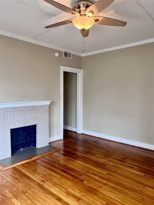 property at 320 W Polk St
