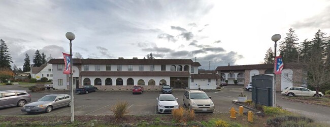 Continental Apartments in Keyport, WA - Foto de edificio - Building Photo