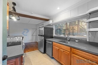 17363 Park Ave in Guerneville, CA - Building Photo - Building Photo