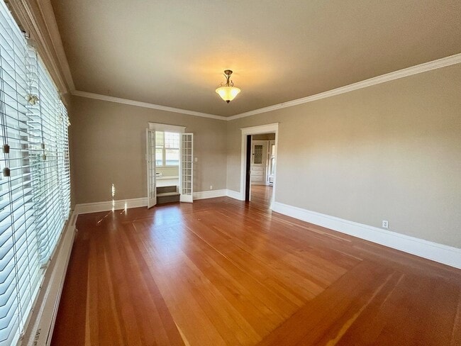 2156 6th Ave W in Seattle, WA - Building Photo - Building Photo