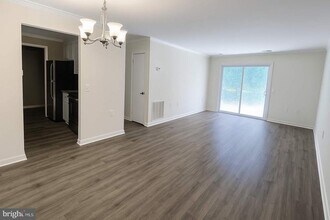 18324 Streamside Dr in Gaithersburg, MD - Building Photo - Building Photo