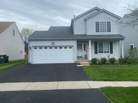 170 Bridlewood Cir in Lake In The Hills, IL - Building Photo