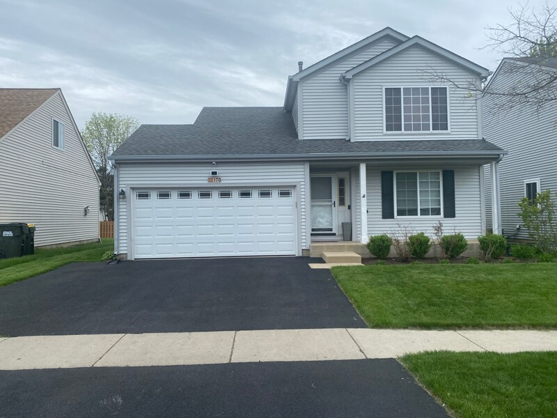 170 Bridlewood Cir in Lake In The Hills, IL - Foto de edificio