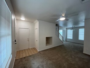 6646 Black Oil Dr in Las Vegas, NV - Building Photo - Building Photo