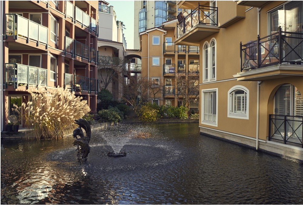 The Lido in New Westminster, BC - Building Photo