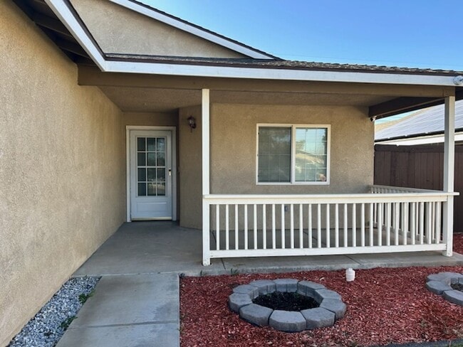 1633 S Farragut St in Ridgecrest, CA - Building Photo - Building Photo