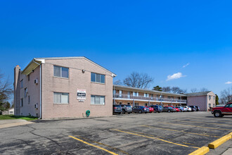 3610 W Walton Blvd in Waterford, MI - Building Photo - Primary Photo