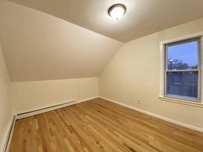 189 Beacon St, Unit 3 in Somerville, MA - Building Photo - Building Photo