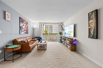 1775 Washington Ave in Miami Beach, FL - Building Photo - Building Photo