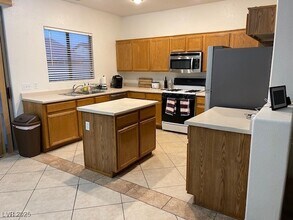 2914 Pumpkin Harvest Ave in North Las Vegas, NV - Building Photo - Building Photo