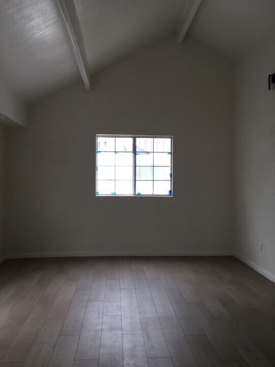 5329 Fountain Ave in Los Angeles, CA - Foto de edificio