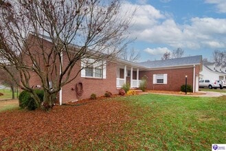 243 Emmaus Cir in Elizabethtown, KY - Building Photo - Building Photo