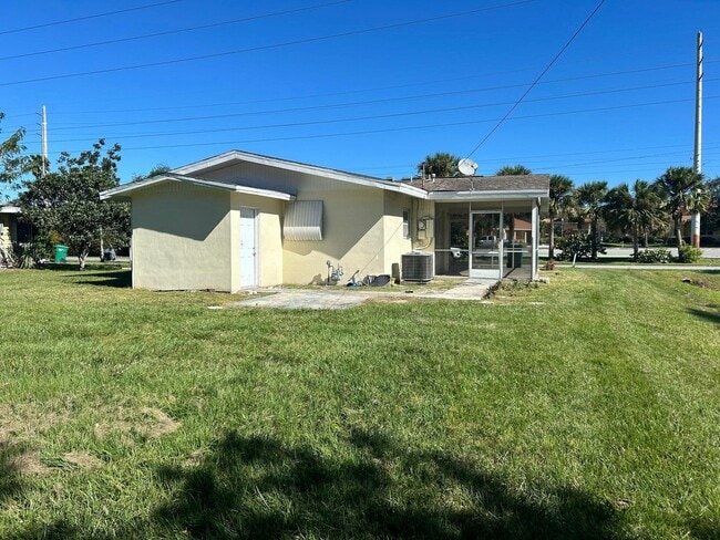 166 S Entrada Ave in Port St. Lucie, FL - Building Photo - Building Photo