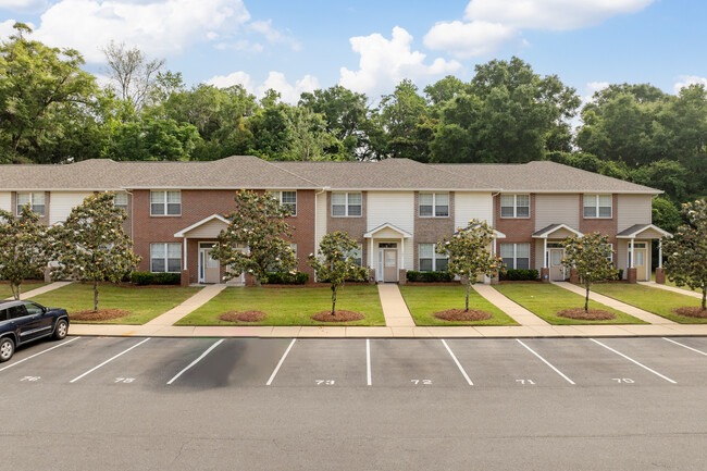 Camillia Gardens in Tallahassee, FL - Building Photo - Building Photo