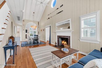 215 Neptune Pl in Sea Girt, NJ - Building Photo - Building Photo