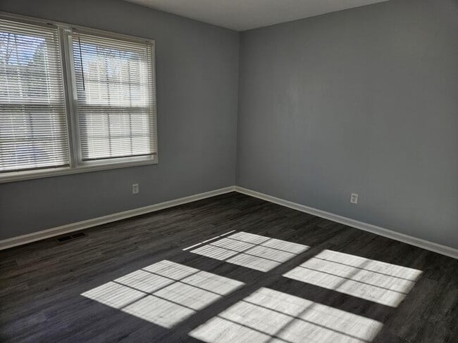 410 Desmond Dr in Fayetteville, NC - Building Photo - Building Photo