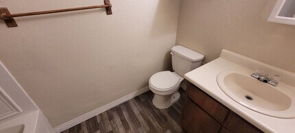 521-521 S Holly St in Medford, OR - Building Photo - Building Photo