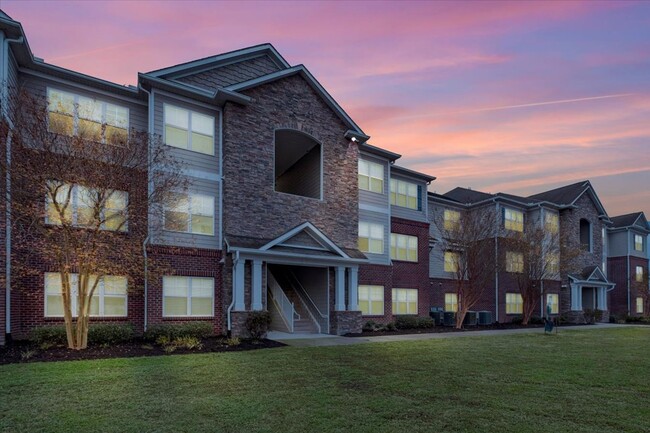 Liberty Pointe Luxury Apartments in Midway Park, NC - Building Photo - Building Photo